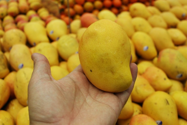Mango: the Summer Fruit that Helps You Sleep